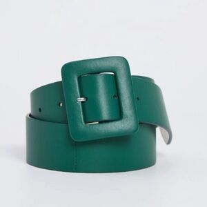 NWOT Weekend Max Mara Label-cut Belt with Covered Buckle 
Size: Xs, S Spring